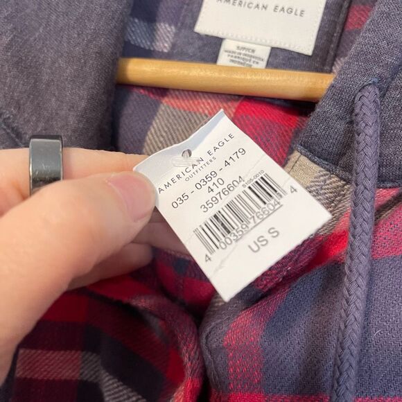 American Eagle Plaid Pink Cropped Hooded Flannel Size Small NWT - Picture 3 of 10